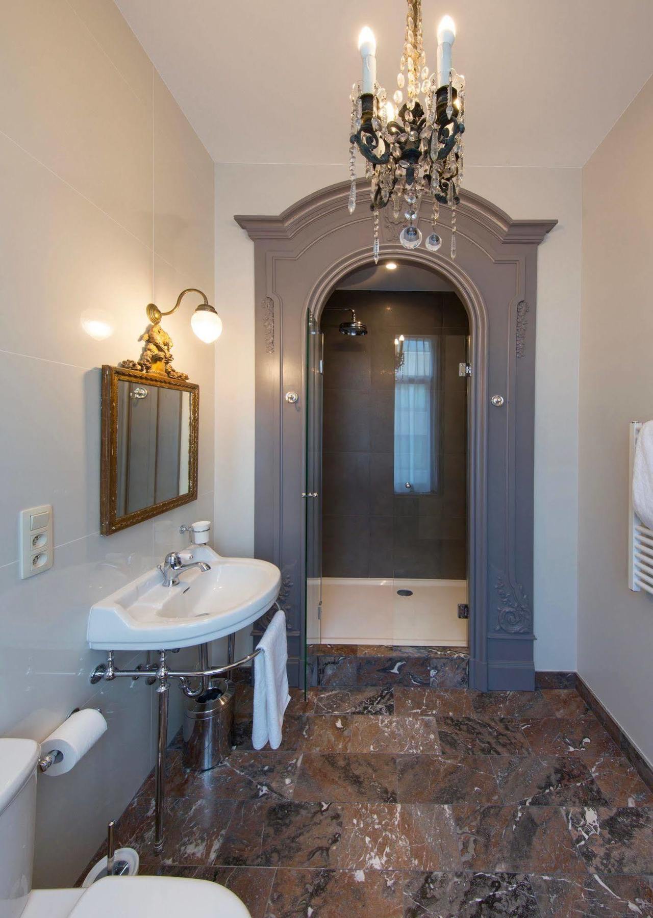 Louise Sur Cour Bed & Breakfast Saint-Gilles Luaran gambar